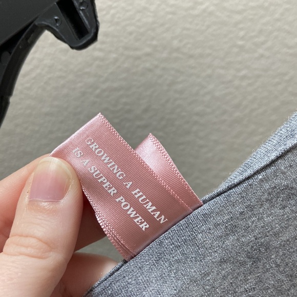 NWOT Women’s Nom Maternity - Grey and Ruffled Maria Nursing top. Size Medium. - Picture 8 of 16